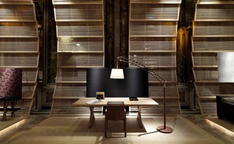 hermes light & large
